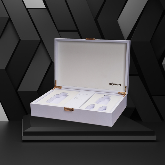 Luxury White Embroidered Leather Perfume Packaging Box for Gift